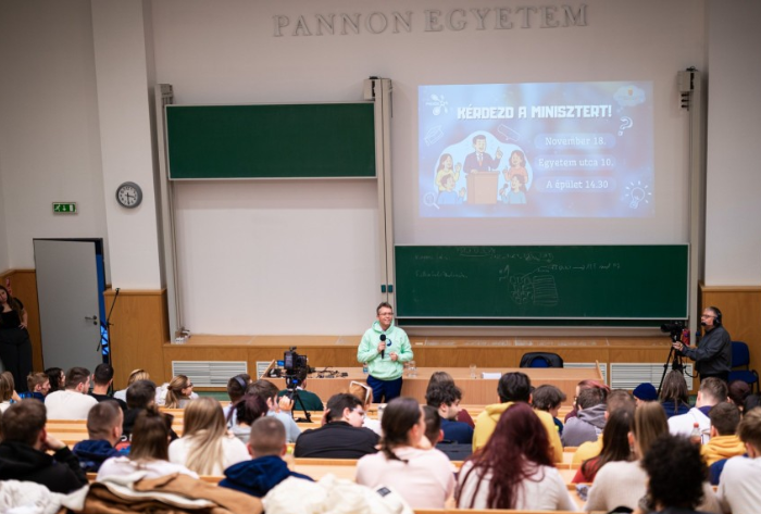 Miniszteri látogatás a Pannon Egyetemen